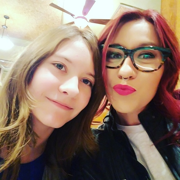 Meet your Posher, Andrea - Picture 4 of 6